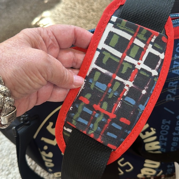 Reisenthel script print hinged duffle tote - Picture 10 of 13